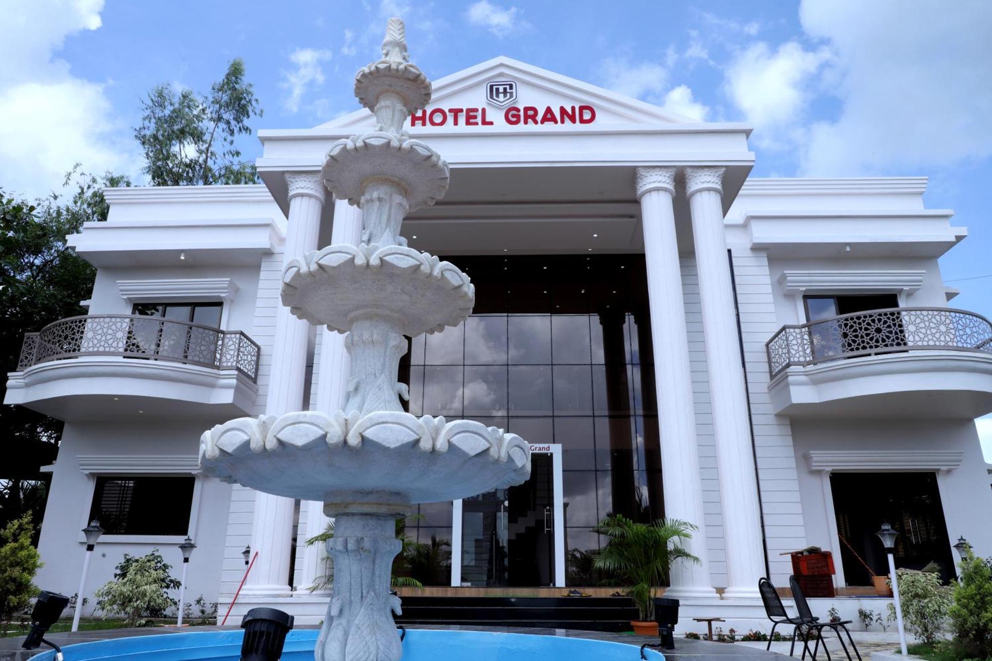 Hotel Grand Khuldabad Exterior photo